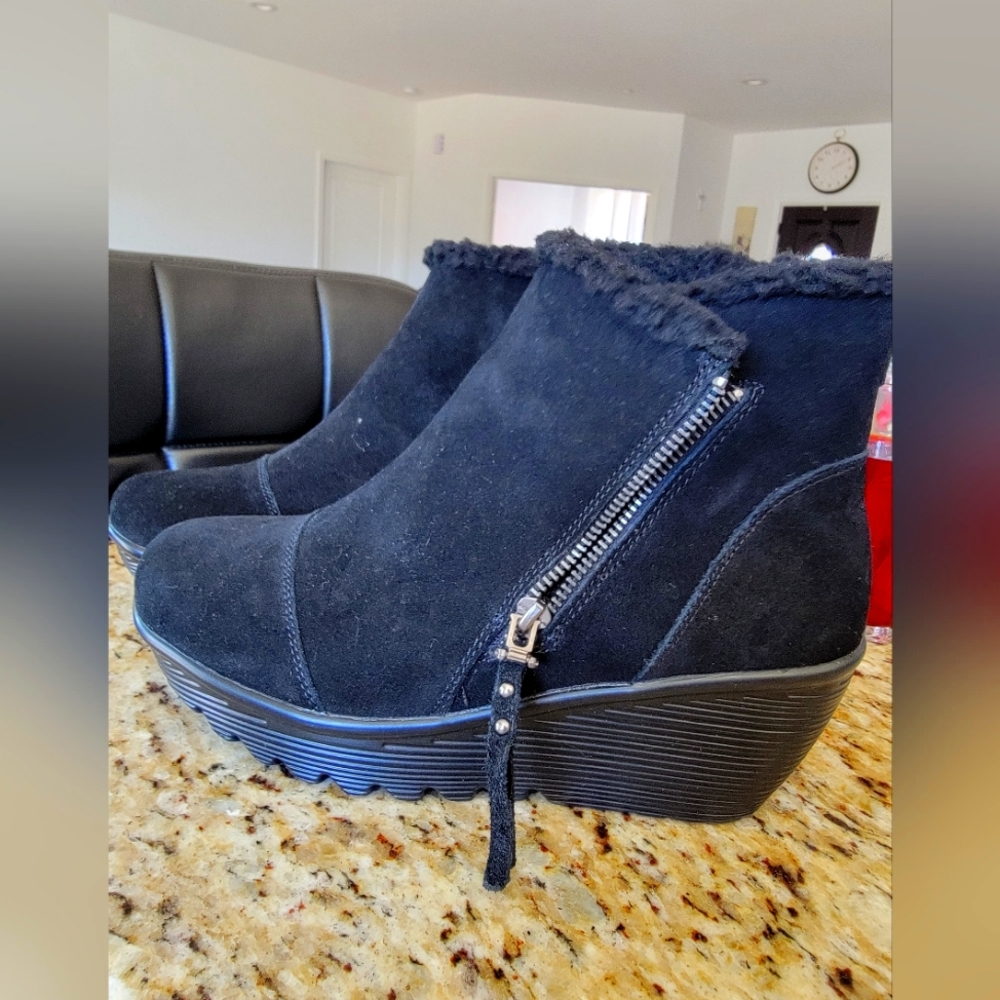 Shoes/boots - Picture 2 of 2